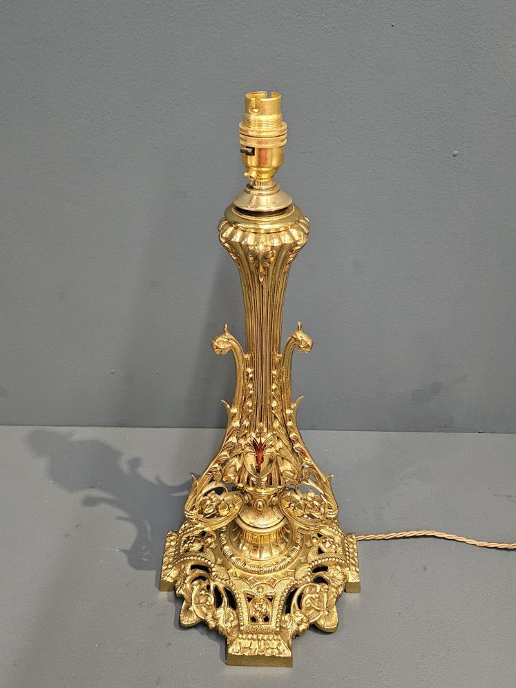 Superb Victorian Gilded Brass Table Lamp - Image 1