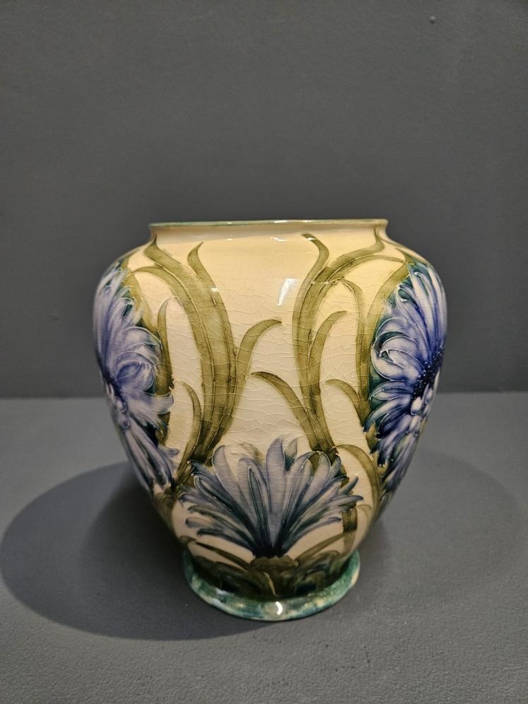 Rare Moorcroft McIntyre Cornflower on White Vase - Image 4