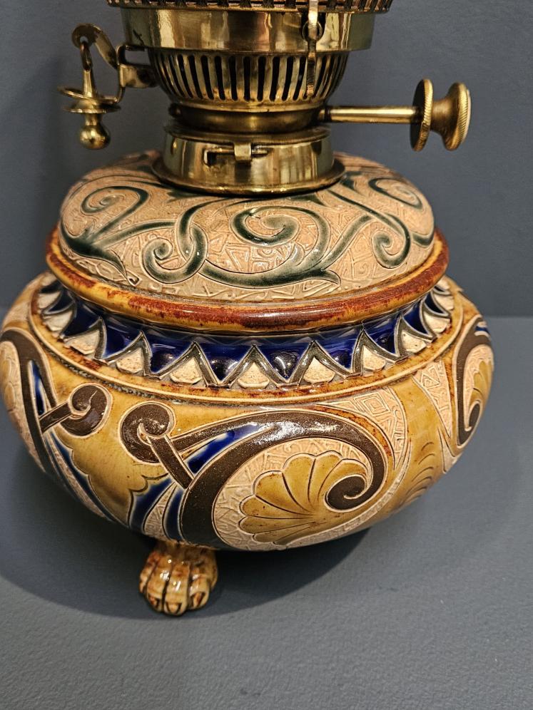 Unusual Doulton Lambeth Oil Lamp and Shade - Image 9