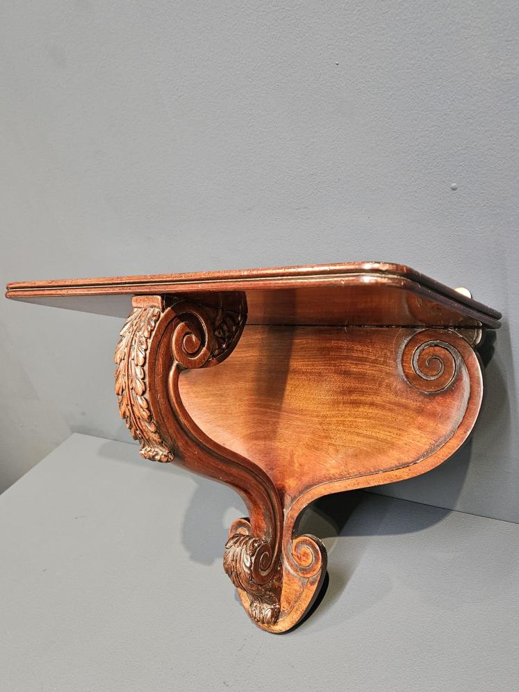 Superb William IV Mahogany Wall Bracket - Image 4