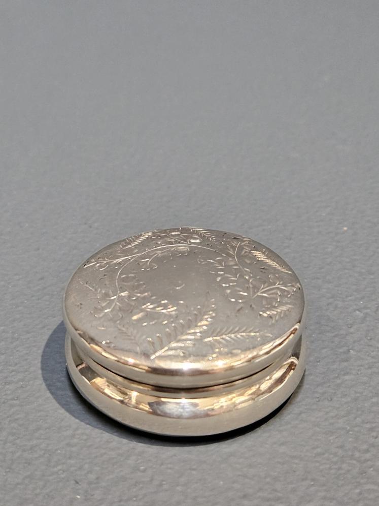 Victorian Silver Aesthetic Design Pill Box - Image 1