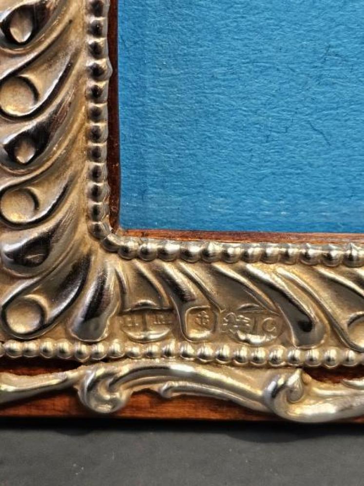 Edwardian Embossed Silver Photo Frame - Image 5