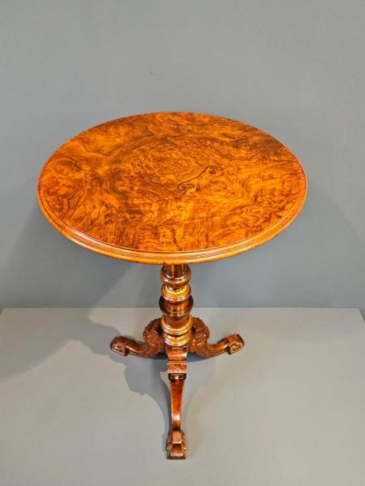 Superb Quality Victorian Burr Walnut Tripod Table - Image 3