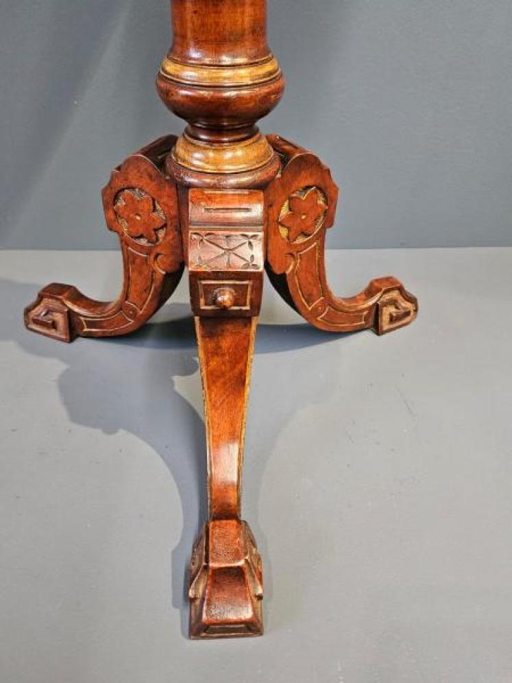 Superb Quality Victorian Burr Walnut Tripod Table - Image 6