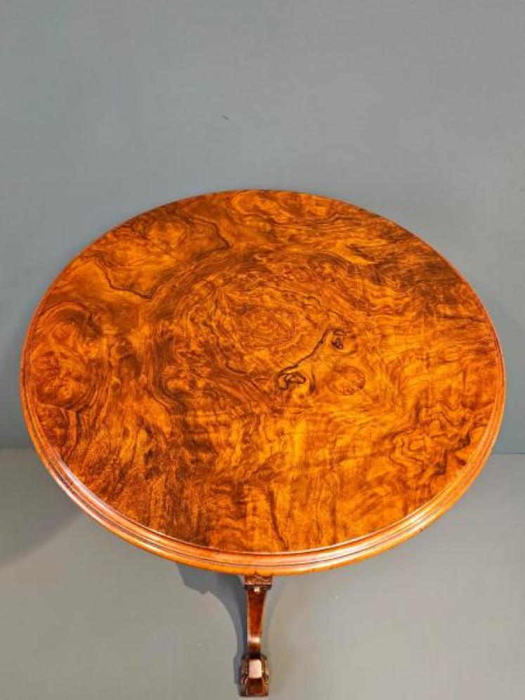 Superb Quality Victorian Burr Walnut Tripod Table - Image 7