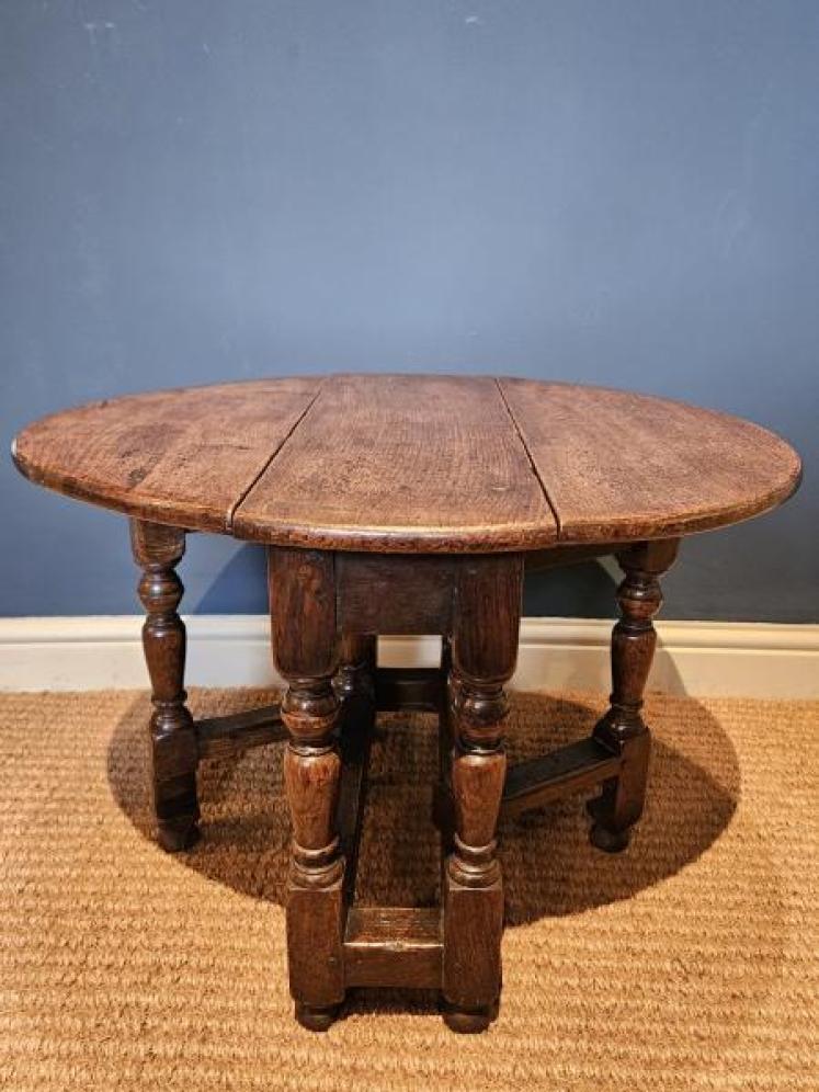 Period Oak Style Drop Leaf Low Occasional Table - Image 3