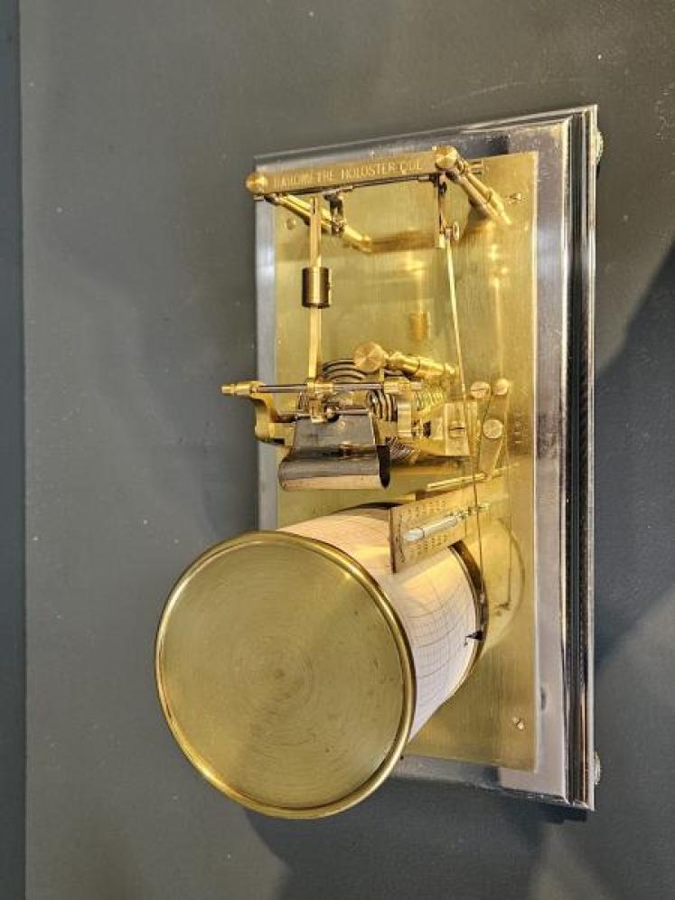 Unusual Edwardian Brass and Nickel Plated Case Barograph - Image 6