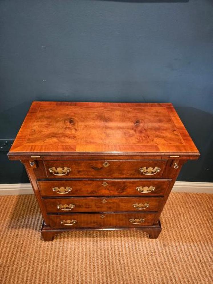 Georgian Walnut Bachelors Chest - Image 2