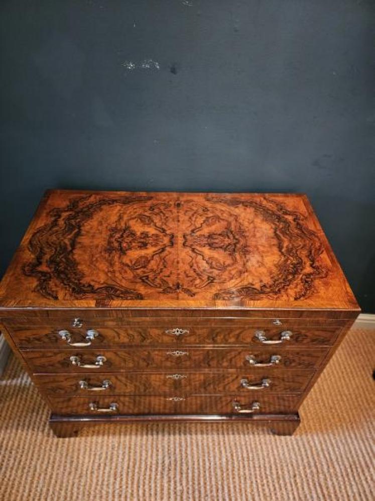 Superb Late Georgian Walnut Chest with Brushing Slide - Image 4
