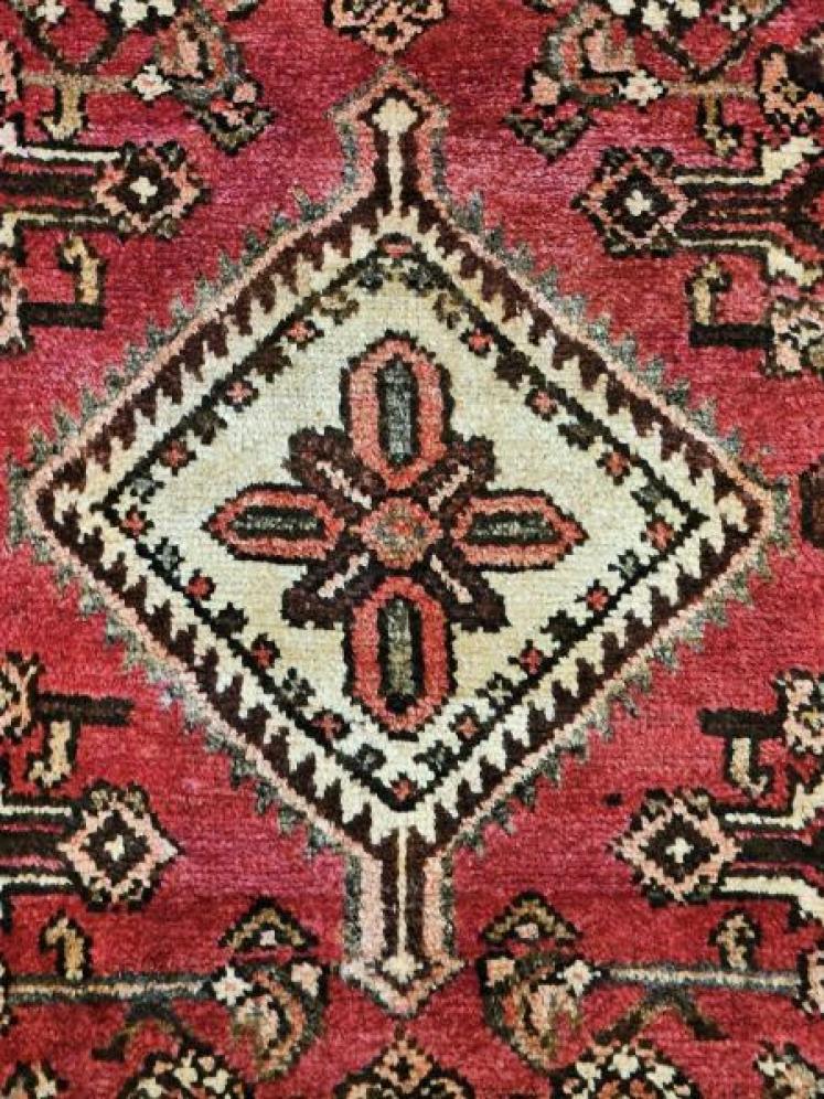 Quality Persian Pure Wool Rug - Image 2
