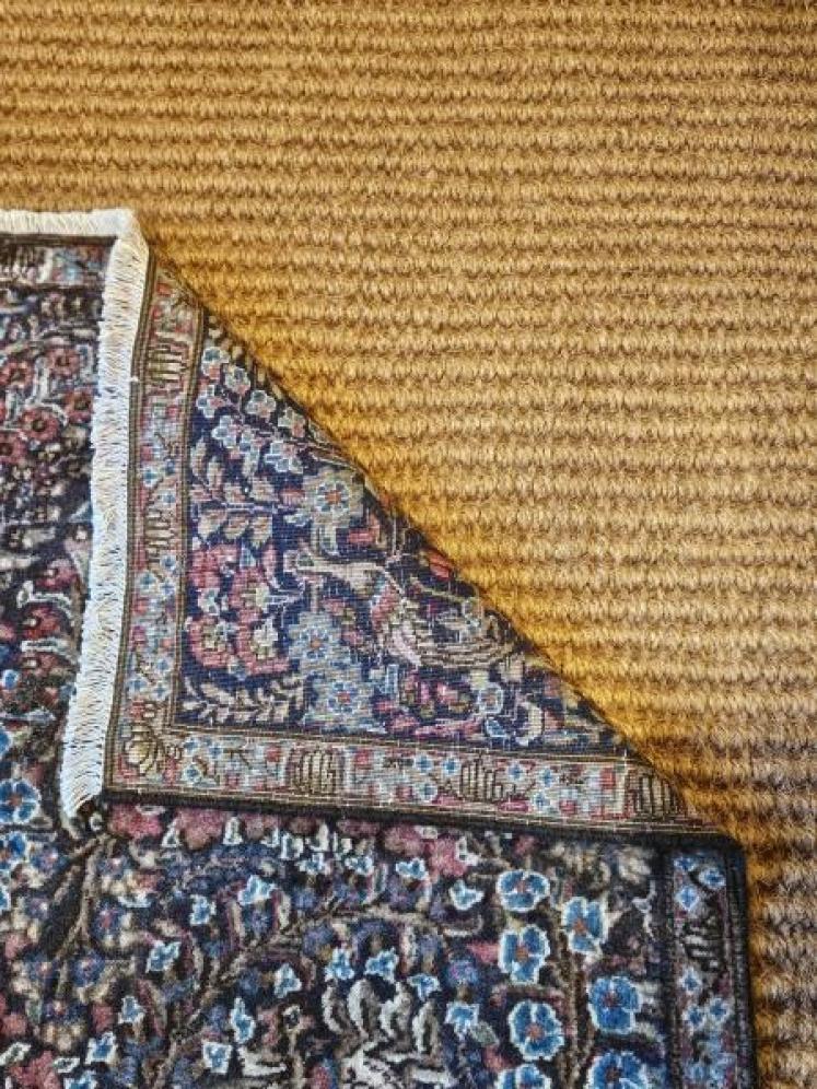 Unusual Fine Quality Persian Pure Wool Rug - Image 6