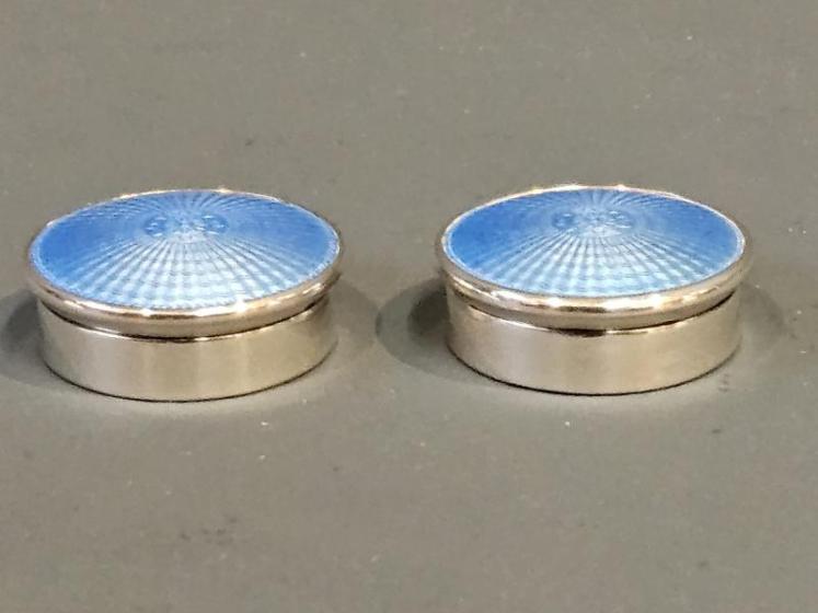Matching Pair of Silver and Blue Engine Turned Enamel Pill Boxes - Image 3