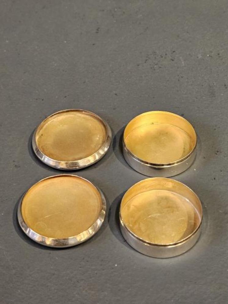 Matching Pair of Silver and Blue Engine Turned Enamel Pill Boxes - Image 5
