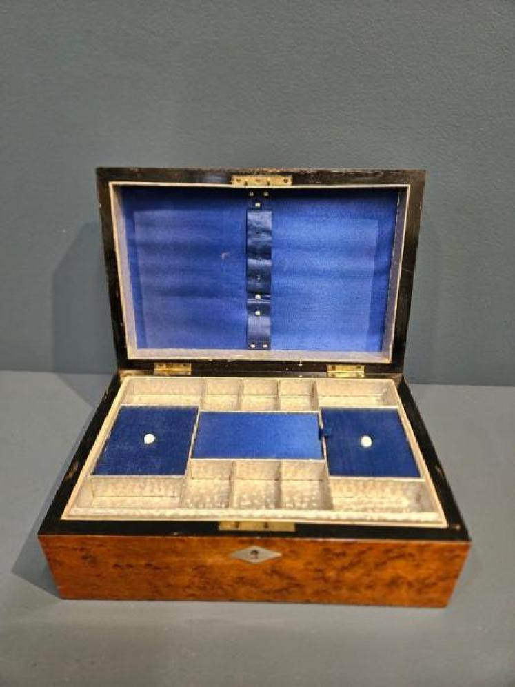 Immaculate Victorian Sewing Box - Image 1