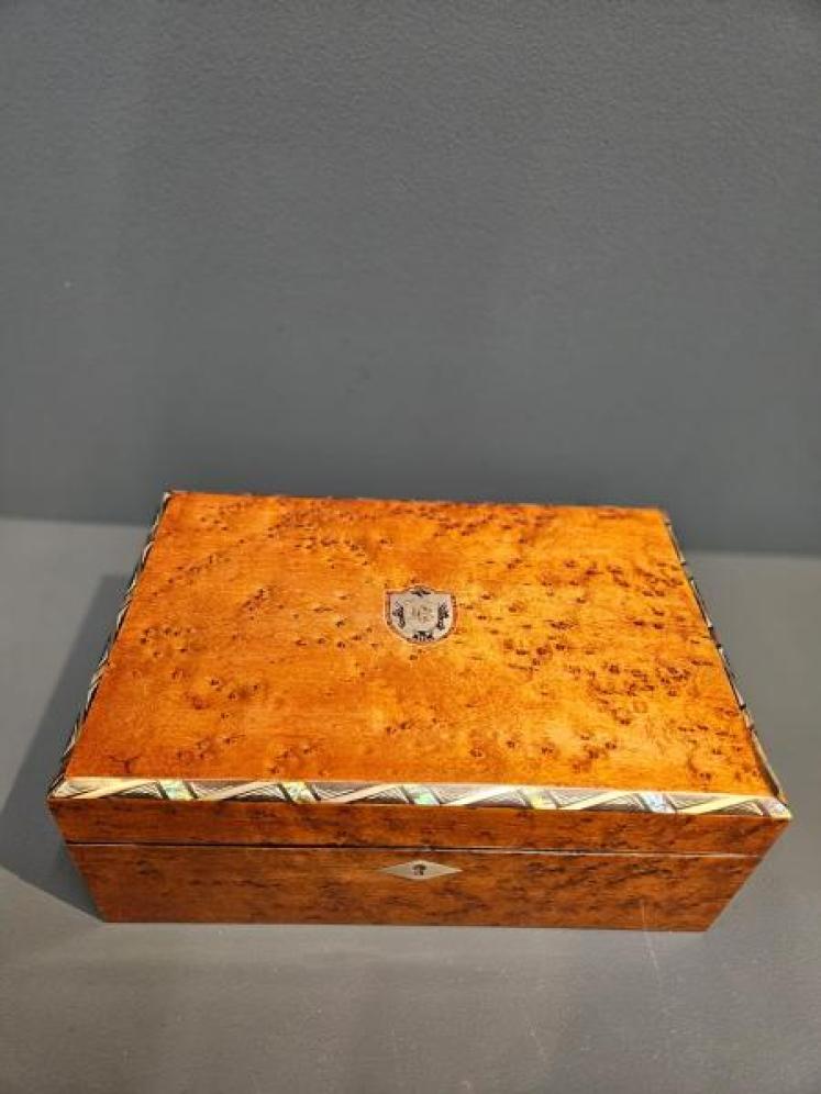 Immaculate Victorian Sewing Box - Image 4