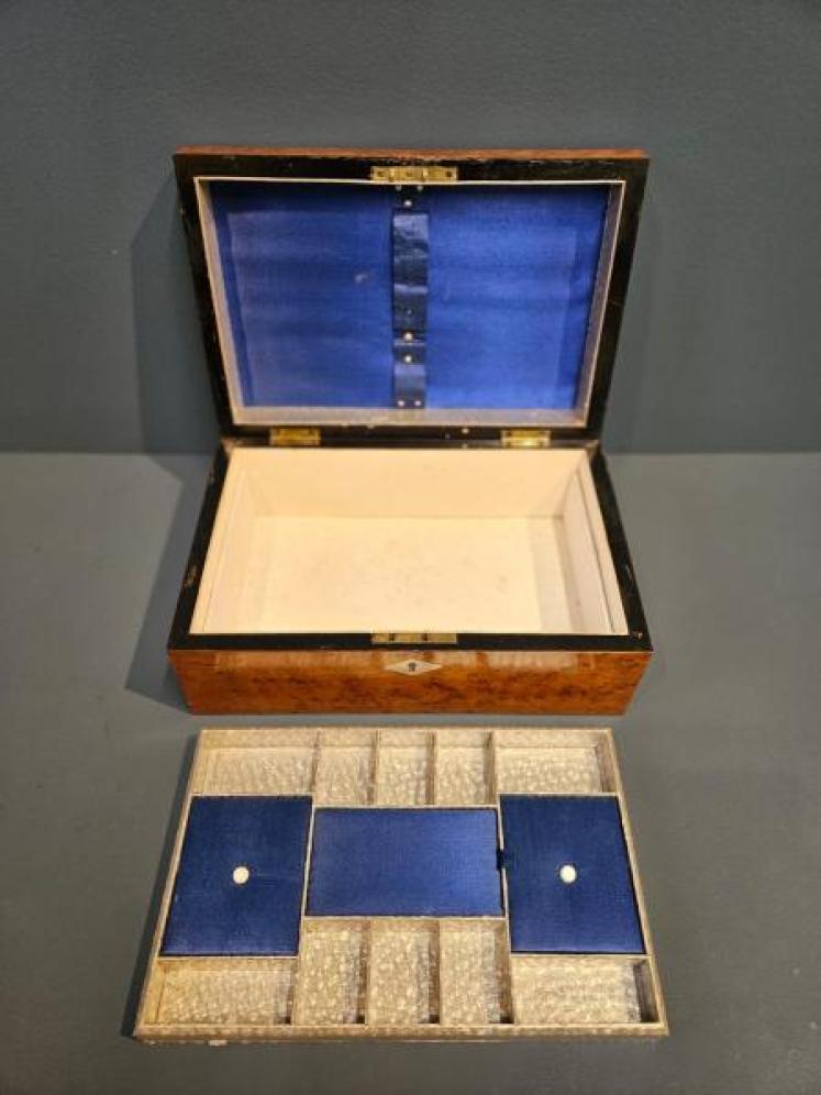 Immaculate Victorian Sewing Box - Image 5