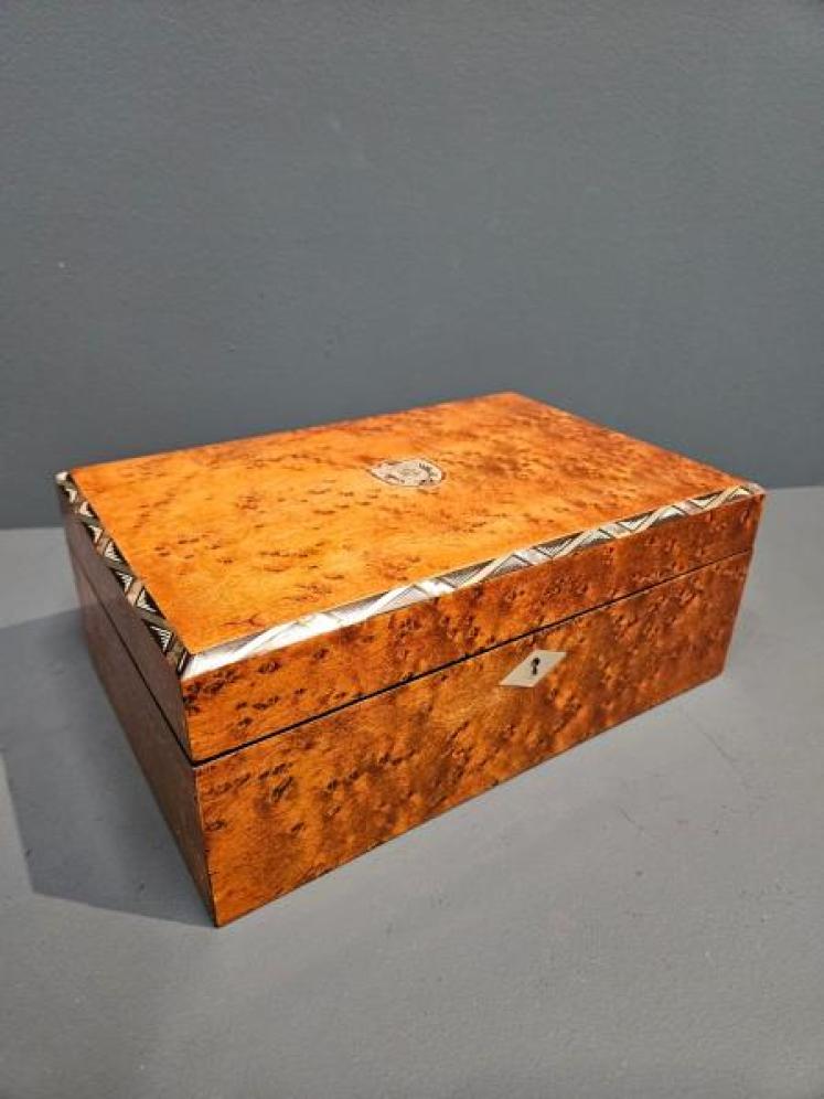 Immaculate Victorian Sewing Box - Image 6