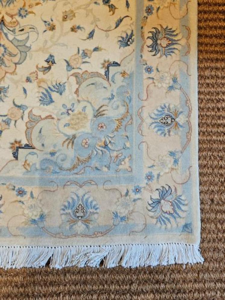 Fine Quality Persian Pure Wool and Silk Rug - Image 2