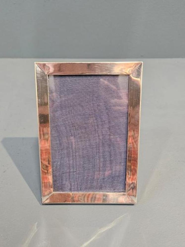 George V Polished Silver Photo Frame  - Image 1