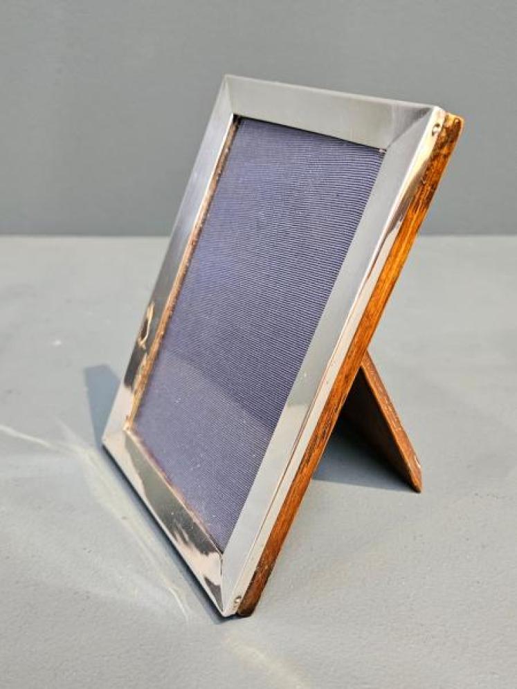 George V Polished Silver Photo Frame  - Image 2