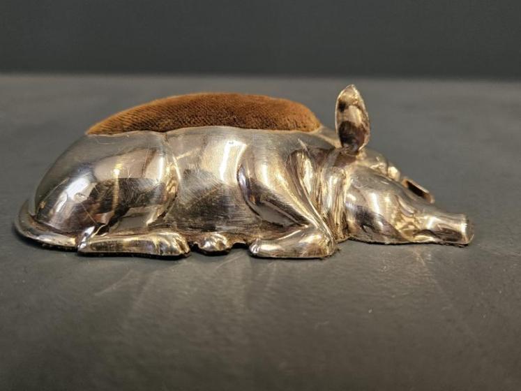 Rare Edwardian Silver Sleeping Pig Pin Cushion - Image 2