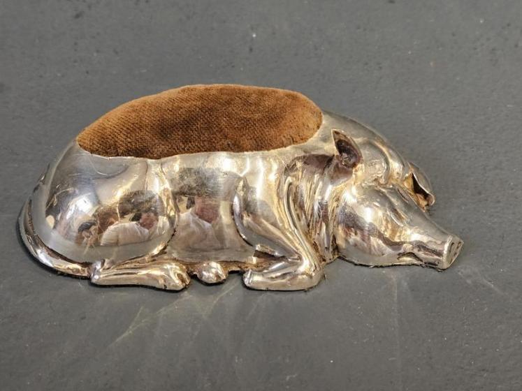 Rare Edwardian Silver Sleeping Pig Pin Cushion - Image 3