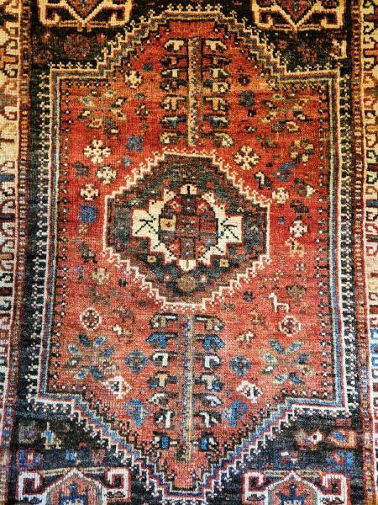 Persian 'Shiraz' Wool Rug - Image 2