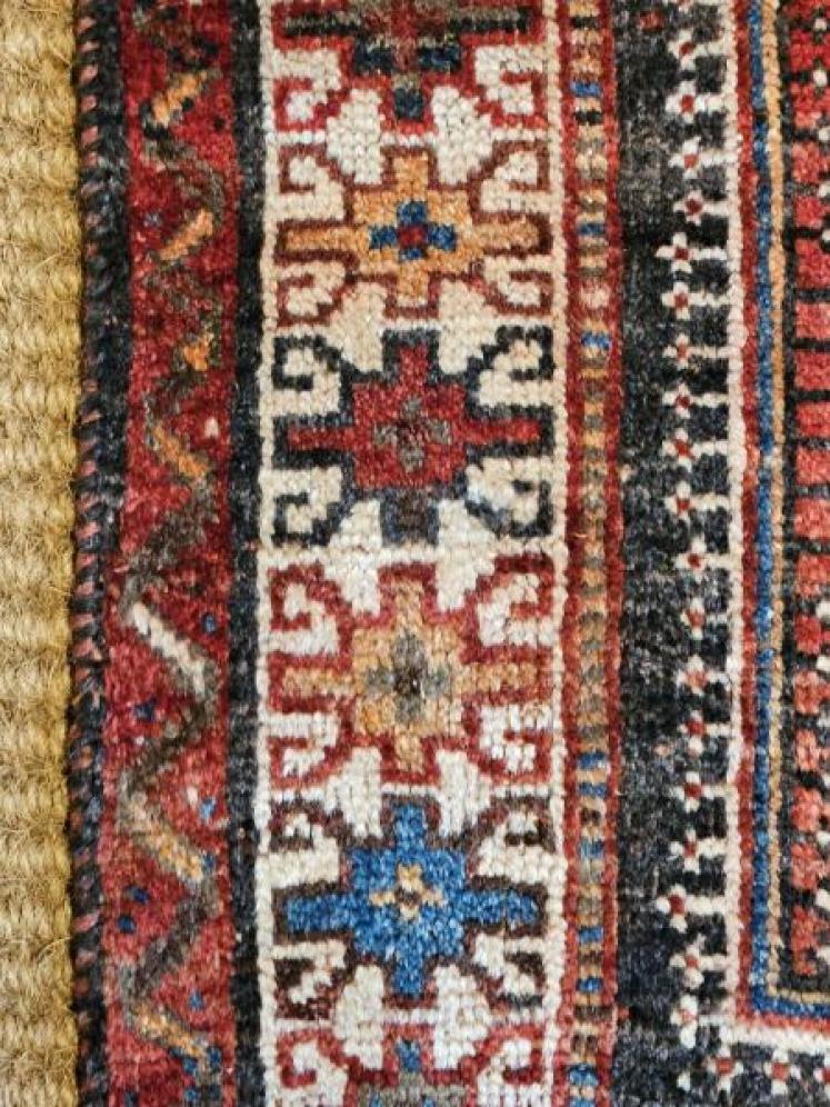Persian 'Shiraz' Wool Rug - Image 3
