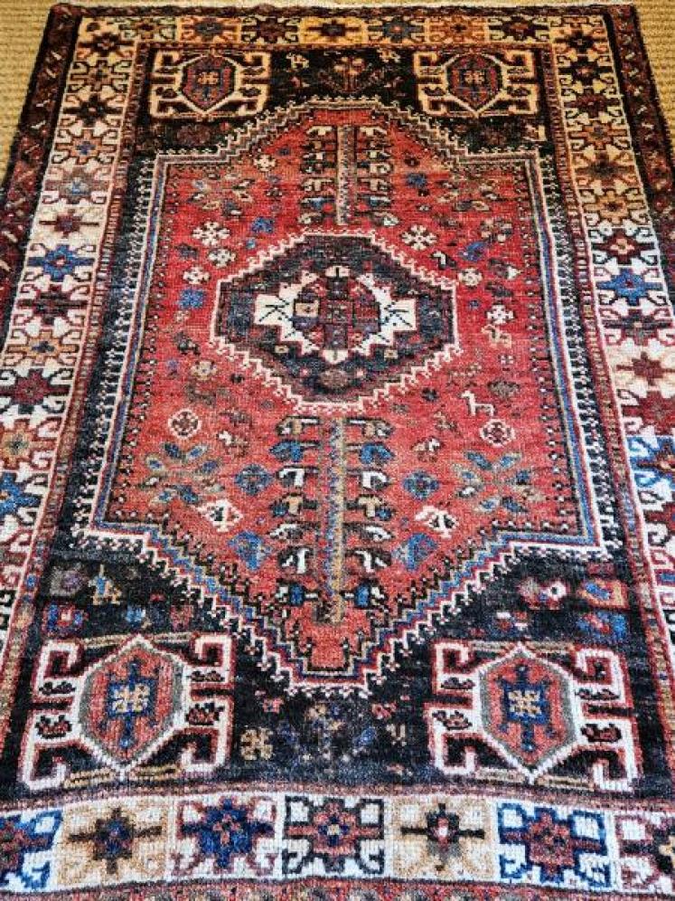 Persian 'Shiraz' Wool Rug - Image 4