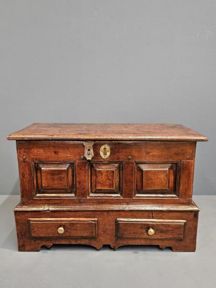 Small George II Coffer Bach - Image 1