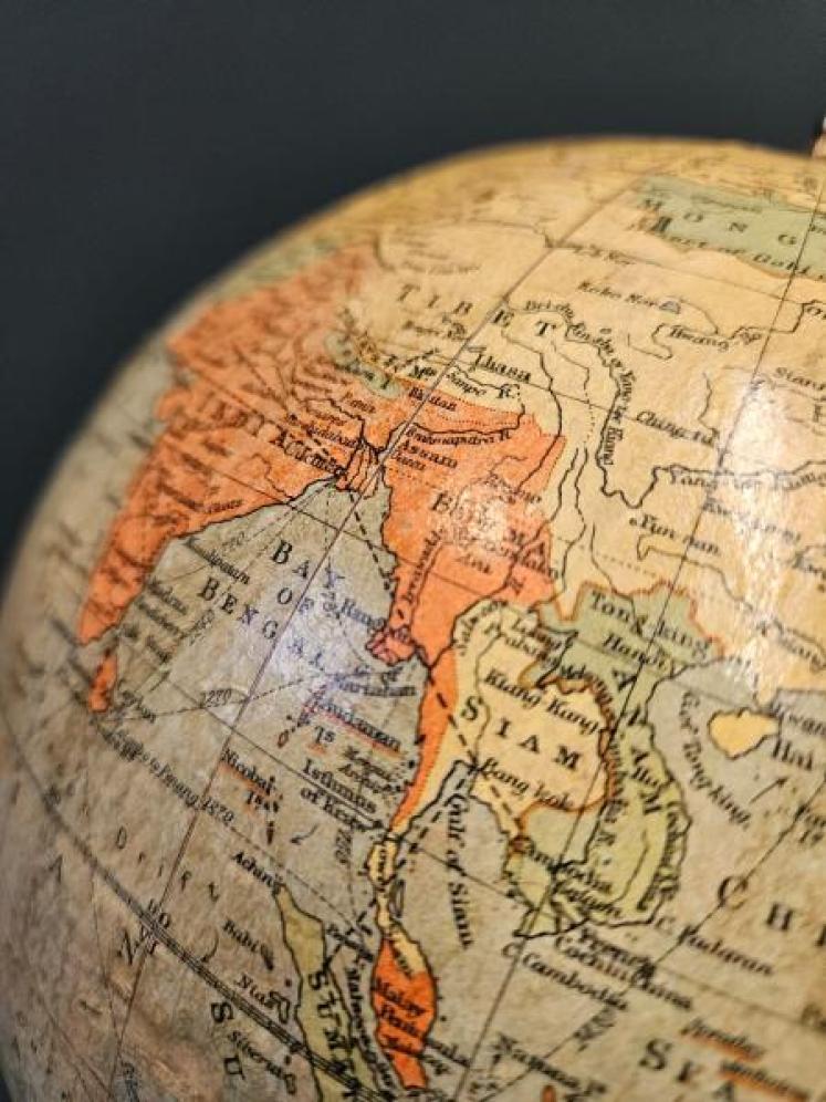 1930's 8" Geographia Globe - Image 4