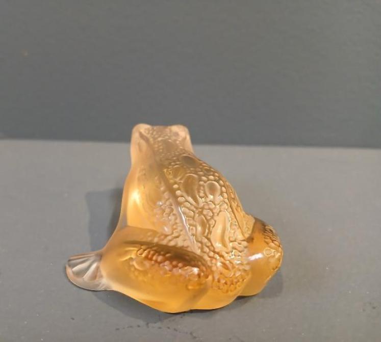 Lalique Gold Opalescent Leaping Frog - Image 4