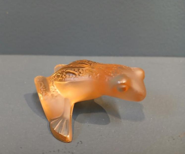 Lalique Gold Opalescent Leaping Frog - Image 5