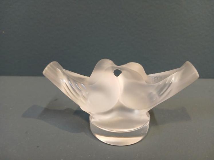 Lalique Kissing Doves Paperweight - Image 1