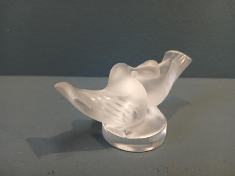Lalique Kissing Doves Paperweight - Image 2