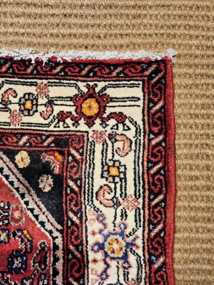 Quality Persian Pure Wool Rug - Image 3