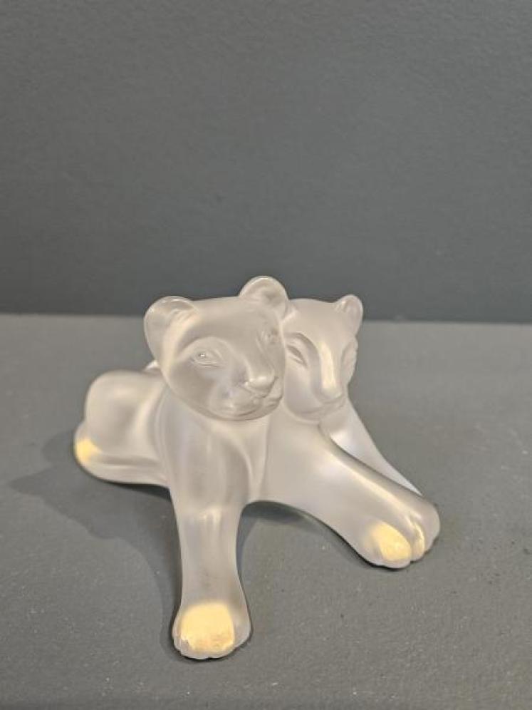 Lalique Opalescent Lion Cubs - Image 4
