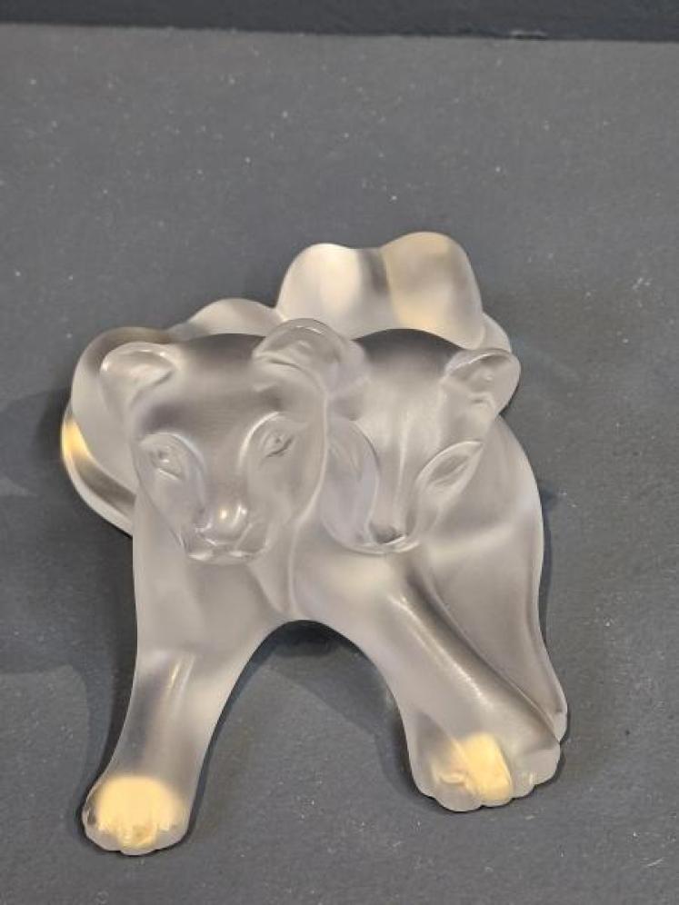 Lalique Opalescent Lion Cubs - Image 5