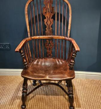 Georgian Burr Yew High Back Windsor Chair