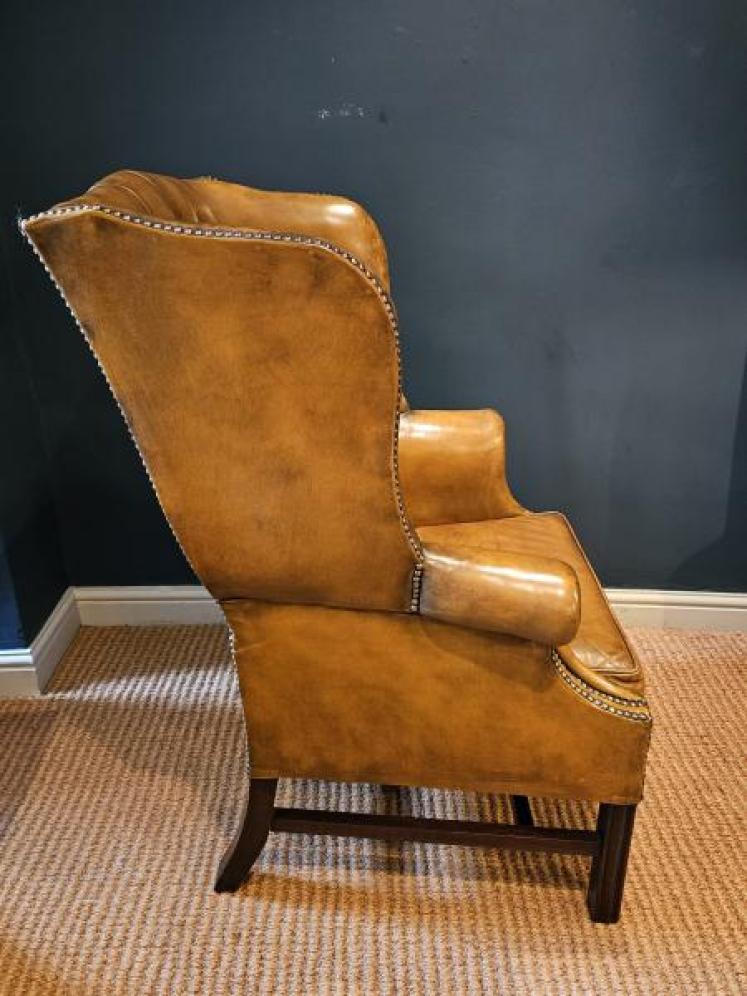 1930's Button Back Leather Wing Arm Chair - Image 4