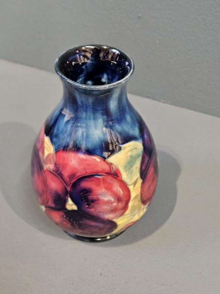 Early Moorcroft Pansy Vase - Image 3