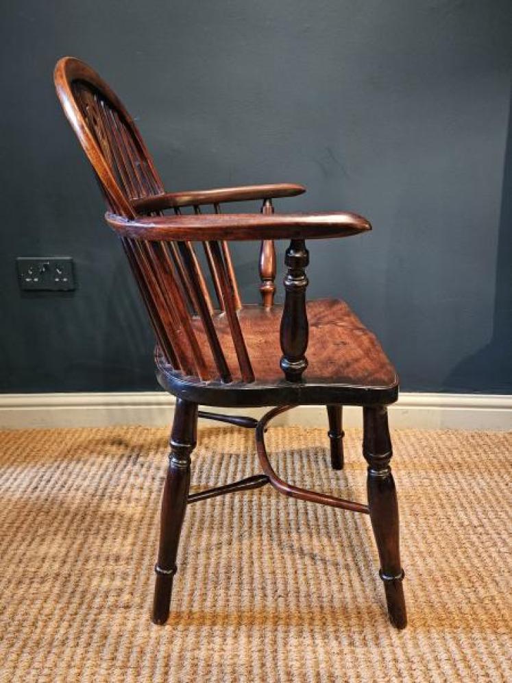 George III Yew Wood Low Back Windsor Chair - Image 6