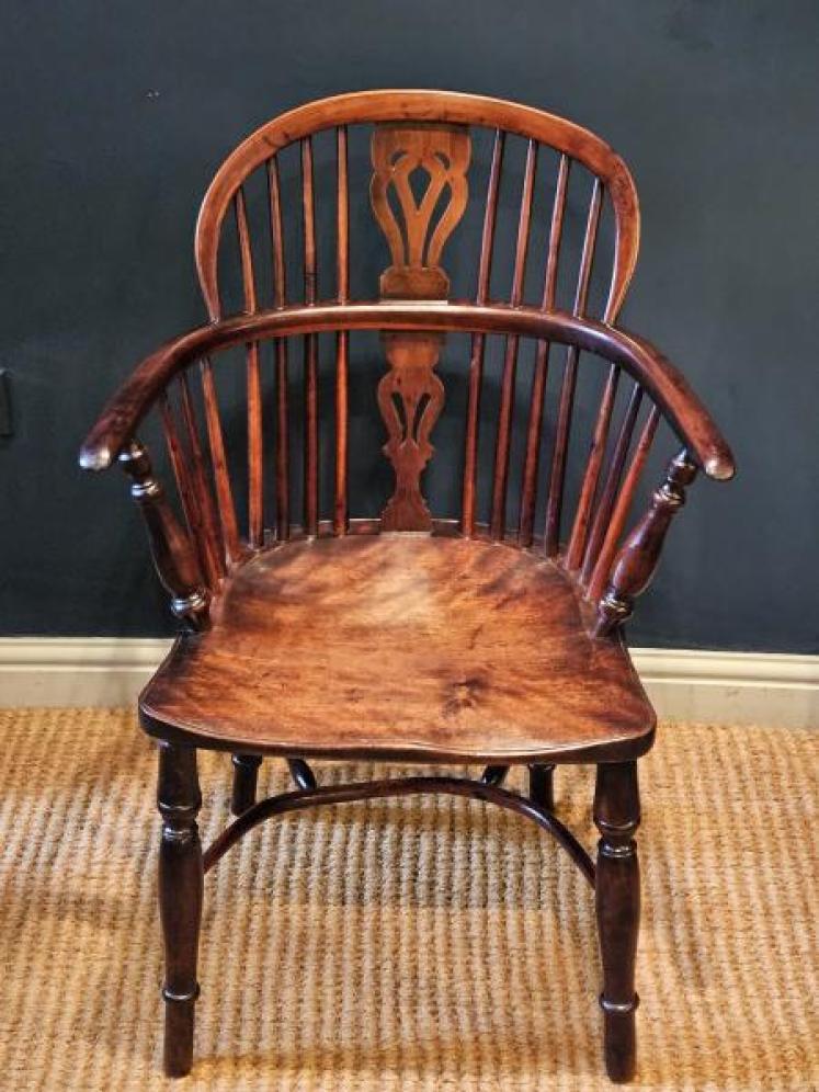 George III Yew Wood Low Back Windsor Chair - Image 7