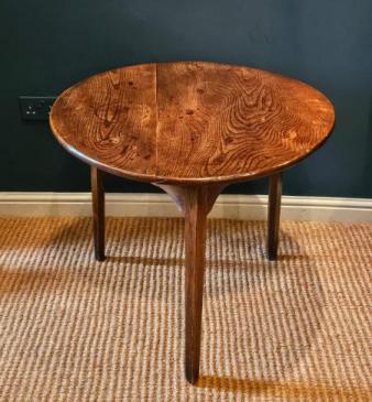 Large George III Elm Cricket Table