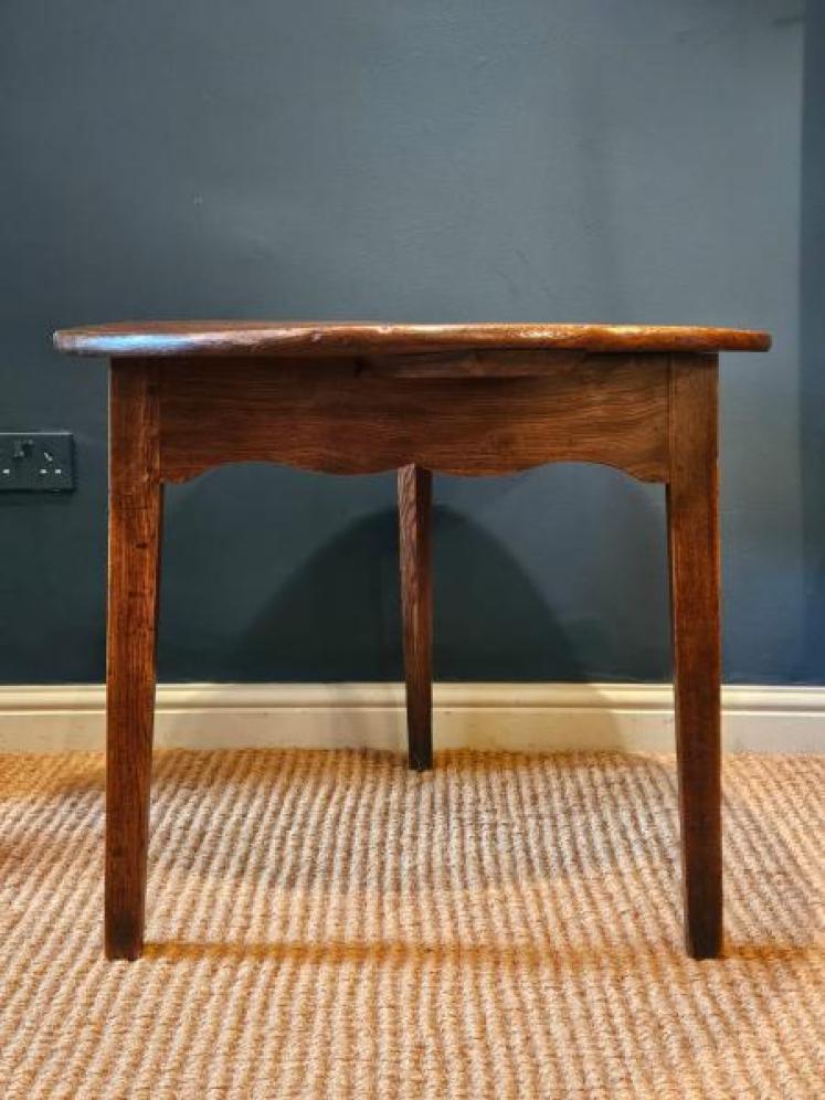 Large George III Elm Cricket Table - Image 4