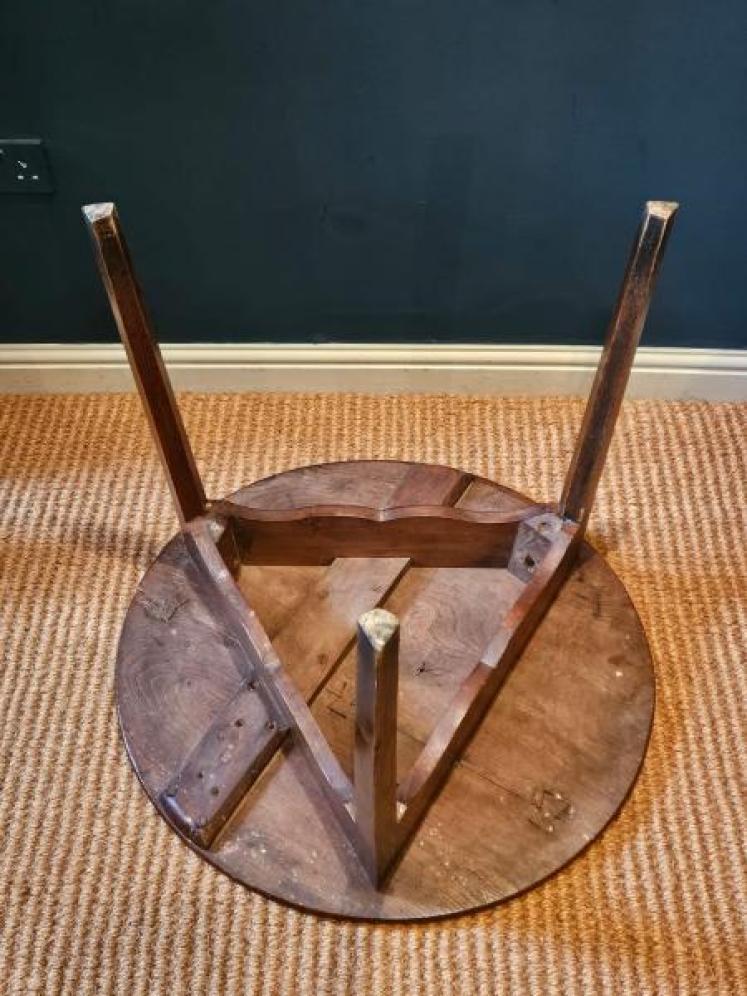 Large George III Elm Cricket Table - Image 5
