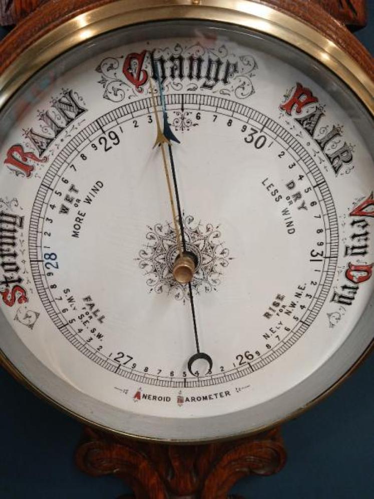 Victorian Oak Porcelain Dial Banjo Barometer - Image 4
