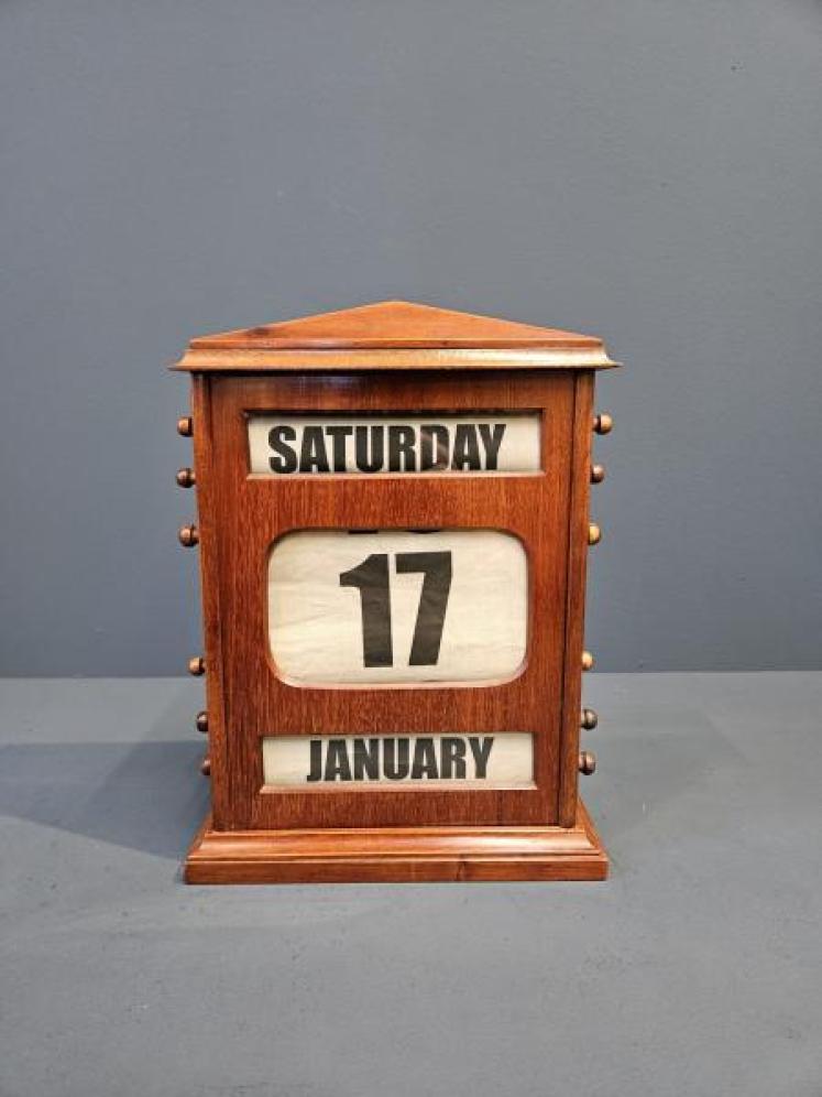 Large Edwardian Mahogany Perpetual Desk Calendar - Image 1