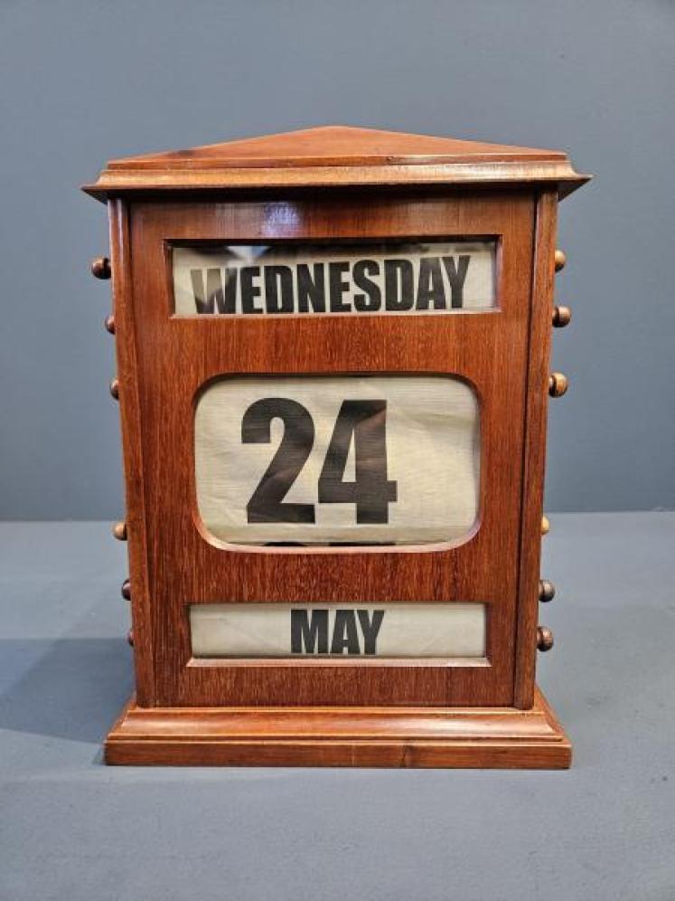 Large Edwardian Mahogany Perpetual Desk Calendar - Image 7
