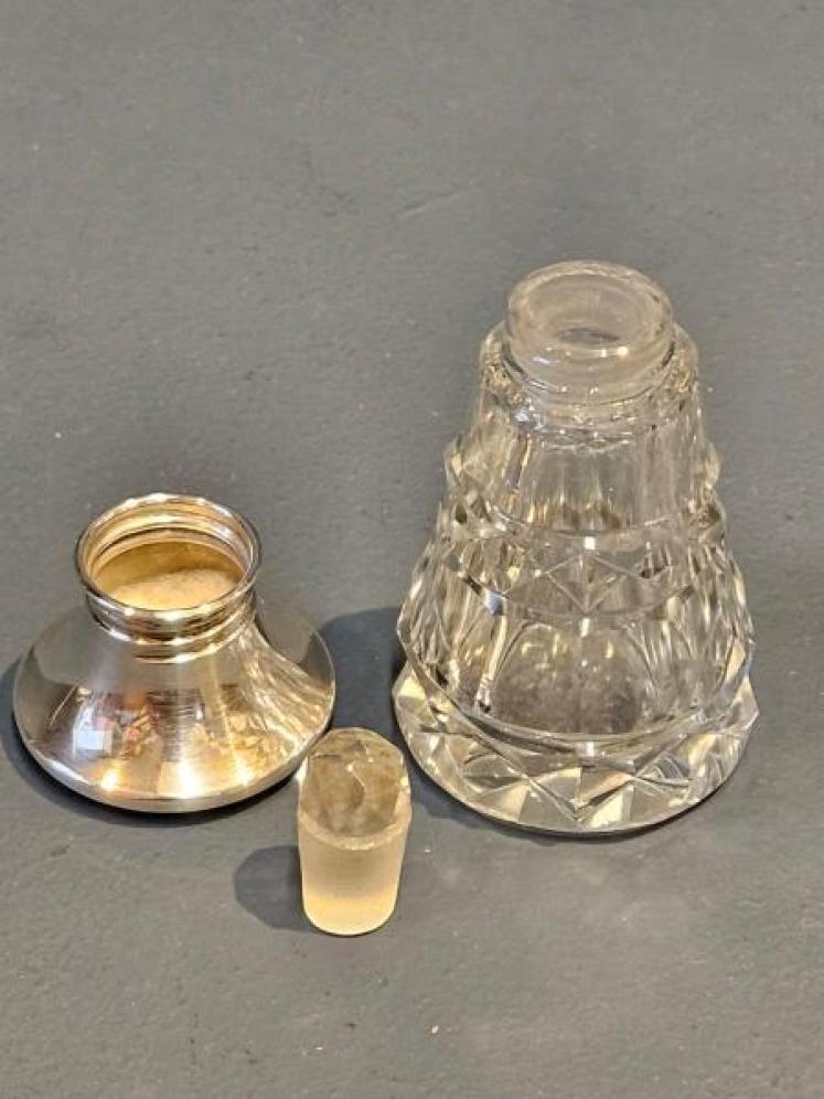 Silver and Mint Green Engine Turned Enamel Topped Scent Bottle - Image 5